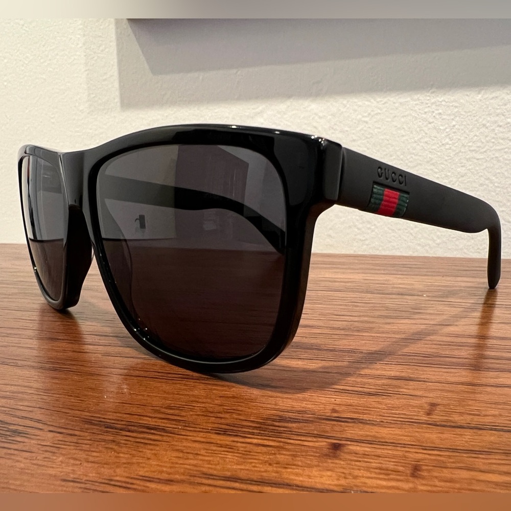 Gucci Sunglasses - Black - GG0010S